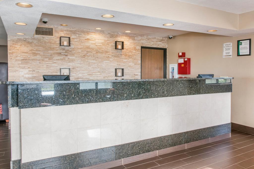Quality Inn Эфингем Экстерьер фото